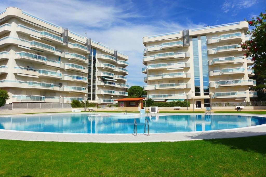 Apartamento Para 4-6 Personas En Larimar Салоу Екстериор снимка